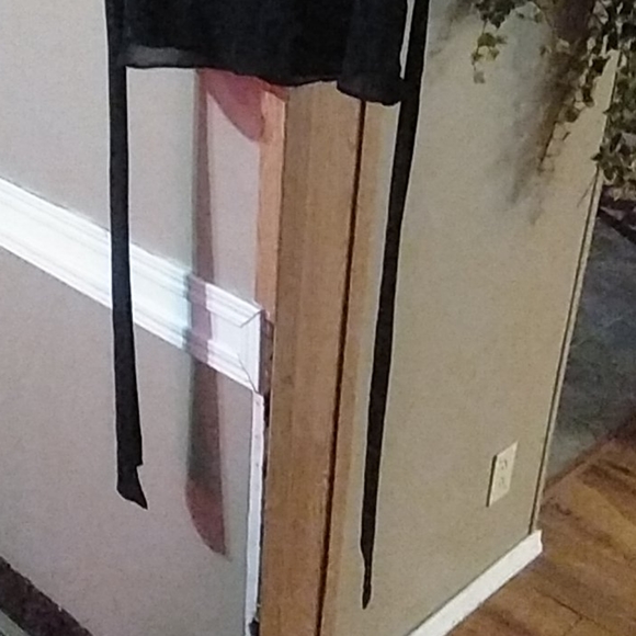 Classy black top by Twenty one - Picture 5 of 10